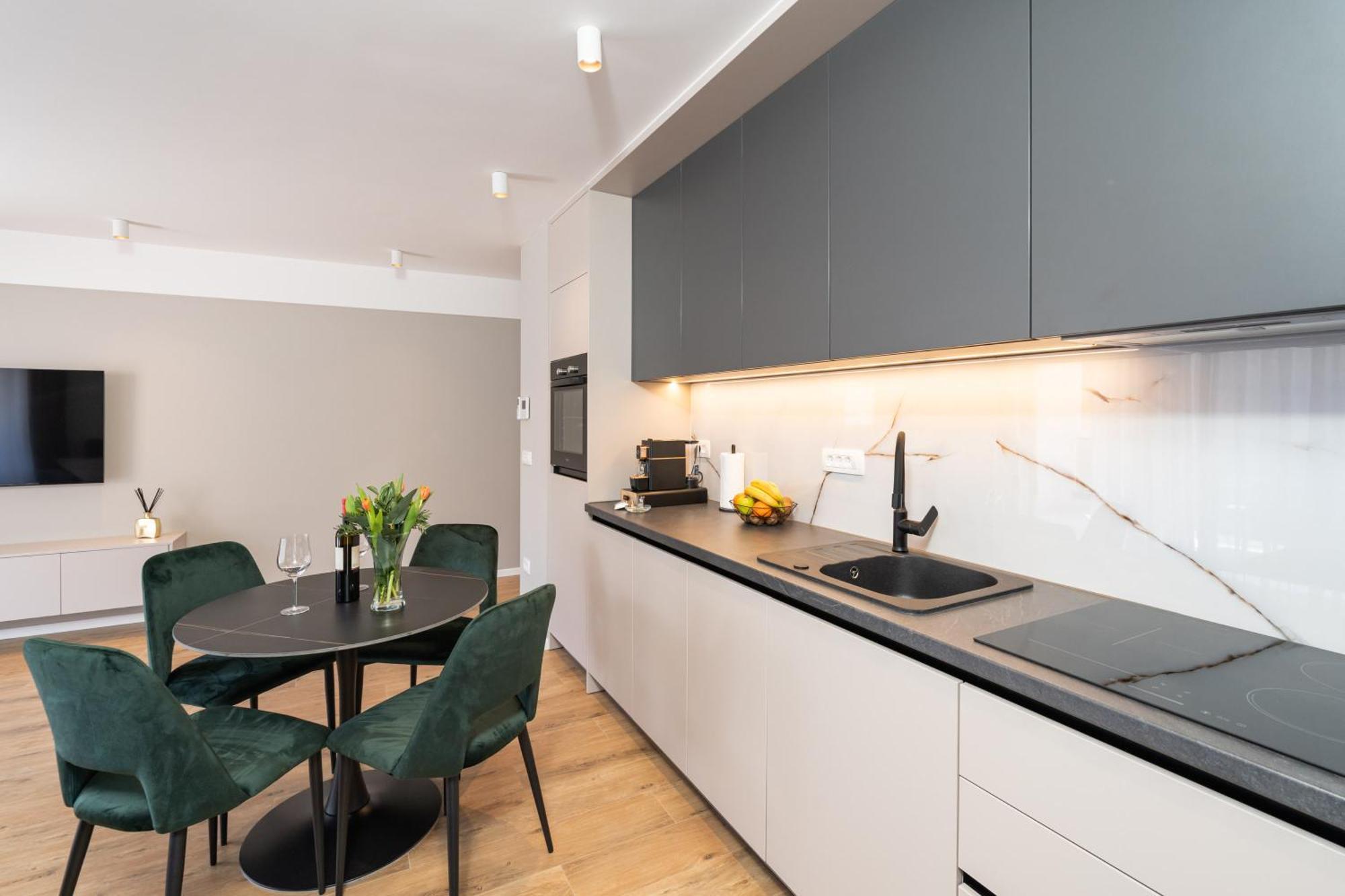 Apartments Maria Затон Экстерьер фото