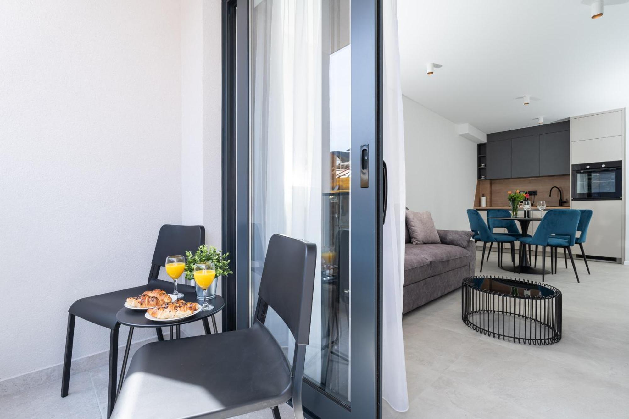 Apartments Maria Затон Экстерьер фото